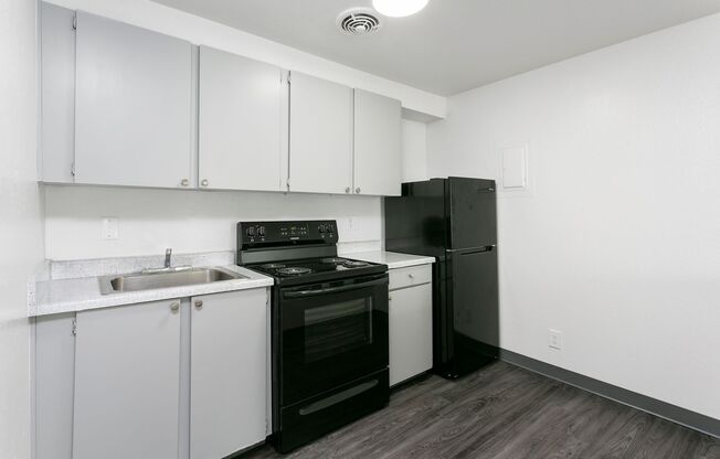 2 beds, 1 bath, 710 sqft, $1,325, Unit 6