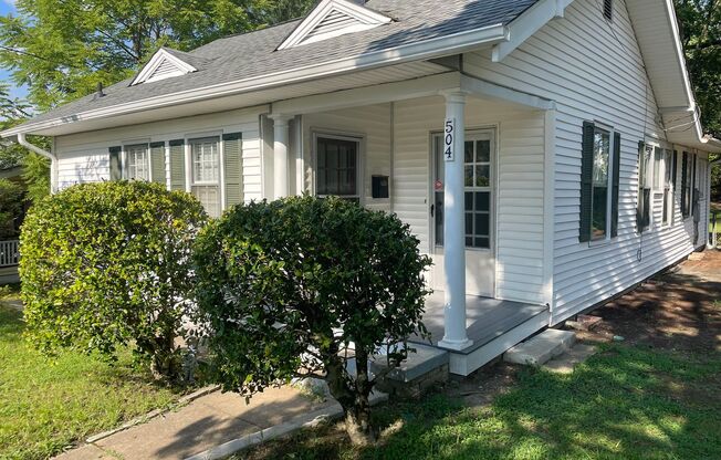 Spacious 2 Bedroom with an Office - LAWNCARE INCLUDED - Convenient to UNCG & Downtown Greensboro