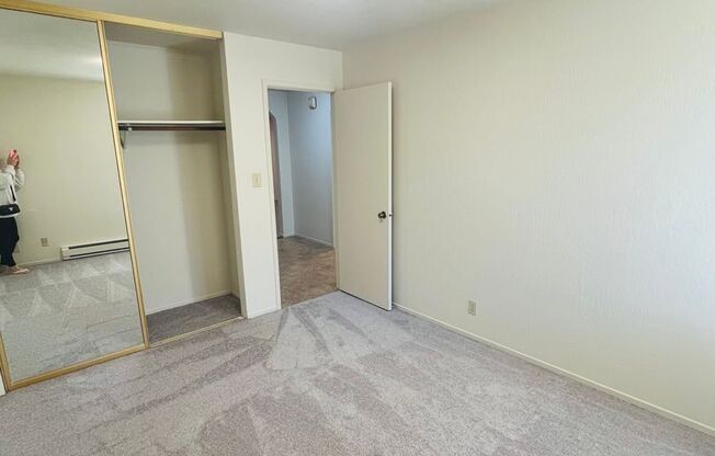 2 beds, 1 bath, $3,000, Unit Unit 133