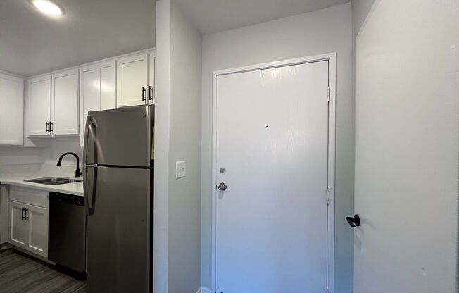 Studio, 1 bath, 595 sqft, $1,498, Unit 321