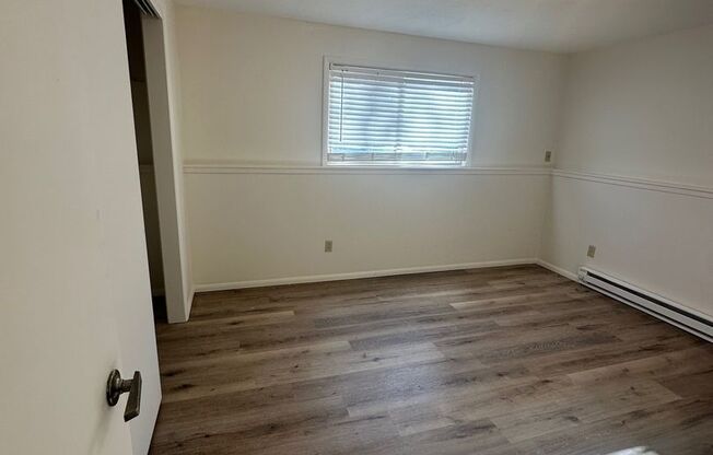 2 beds, 1 bath, $1,500, Unit 412C