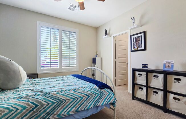 Beautiful newer home with lots of Space, Serene backyard