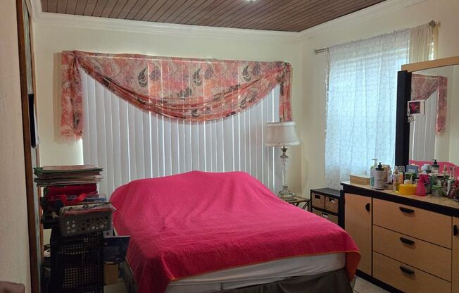 3 beds, 1 bath, $1,695
