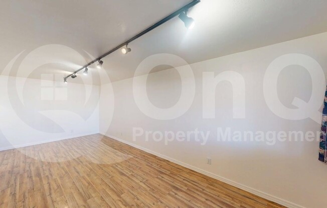 1 bed, 1 bath, 560 sqft, $949, Unit 232