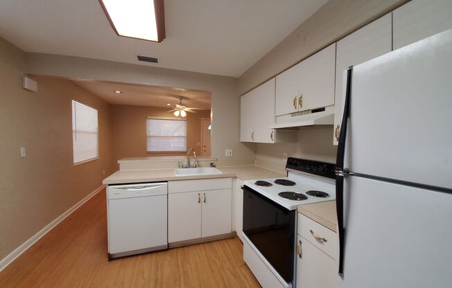 2 beds, 1 bath, $1,695