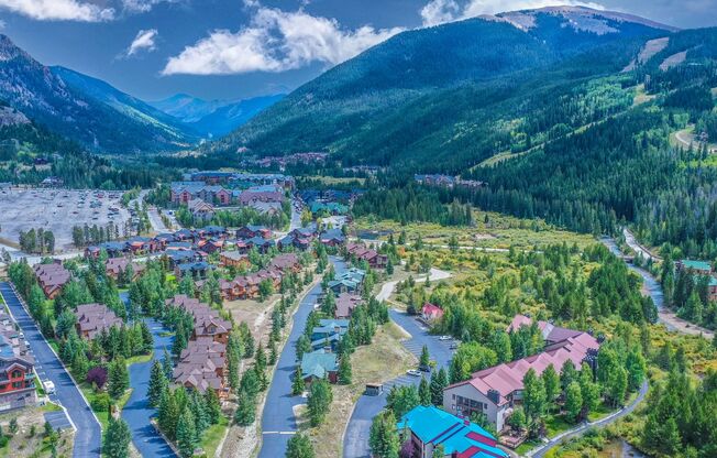 Evolve Real Estate: 6 Mos Lease Only Large Fully Furnished Condo Walking Distance to Keystone Village and Mountain House Base