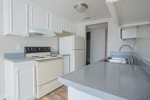 Granite Countertop at Parkside Gardens Apartments, Sparks, NV 89169  