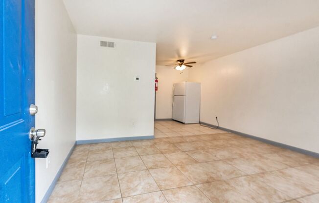 2 beds, 1 bath, $1,025, Unit 20