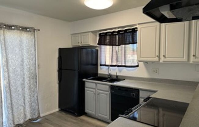 2 beds, 1.5 baths, $1,400, Unit Unit 1