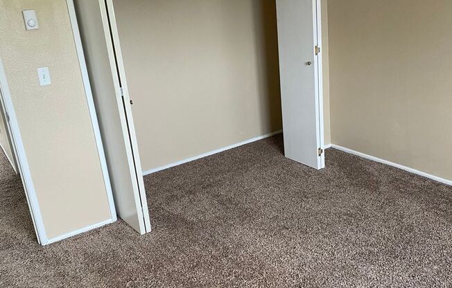 2 beds, 1 bath, 763 sqft, $1,295, Unit 2424-06