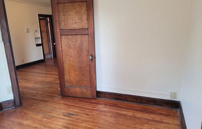 1 bed, 1 bath, $995, Unit 302
