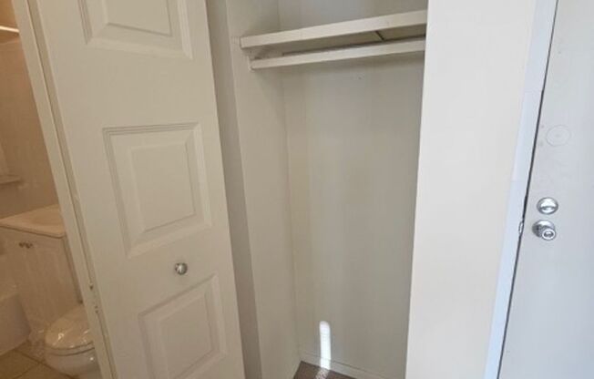 1 bed, 1 bath, 550 sqft, $1,250, Unit B307