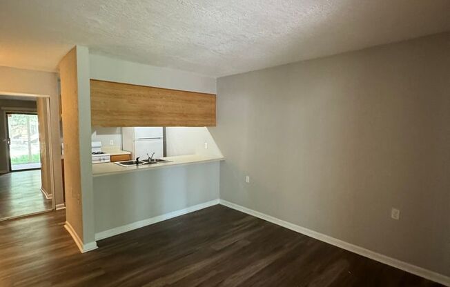 Come See This Beautiful Remodeled 2 Bed 1 Bath Condo in Mystic Woods! Available Now!