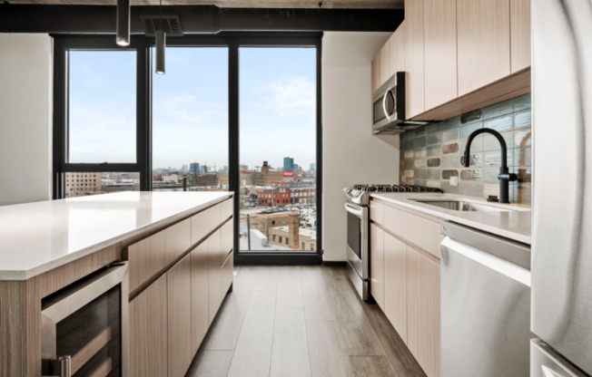 1450 W WASHINGTON