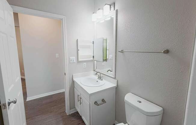 3 beds, 2 baths, 1,299 sqft, $1,656