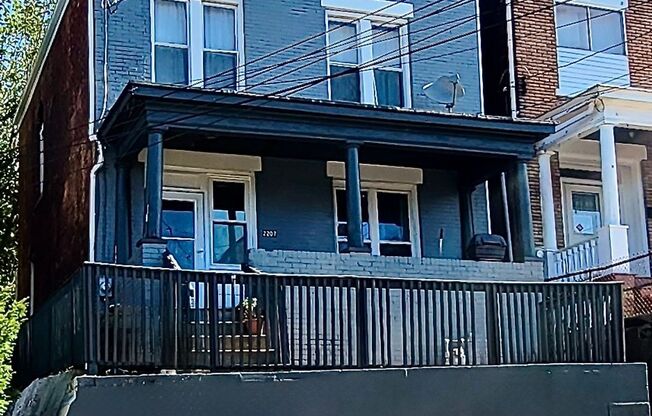 *** Swissvale * Beautiful & Spacious 3 Bedroom / 1.5 Bath House * Large Backyard * Pet Friendly * Fully Renovated ***