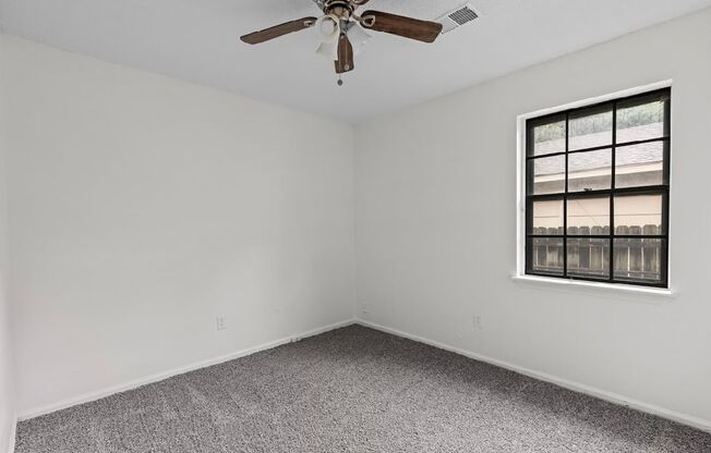 3 beds, 1 bath, $1,250