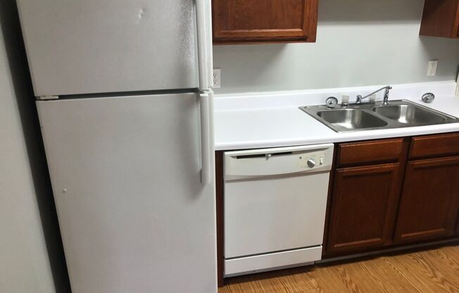 2 beds, 1 bath, 1,000 sqft, $995