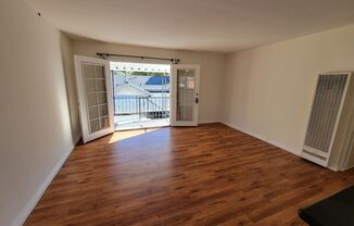 2 beds, 1 bath, $2,800, Unit 1