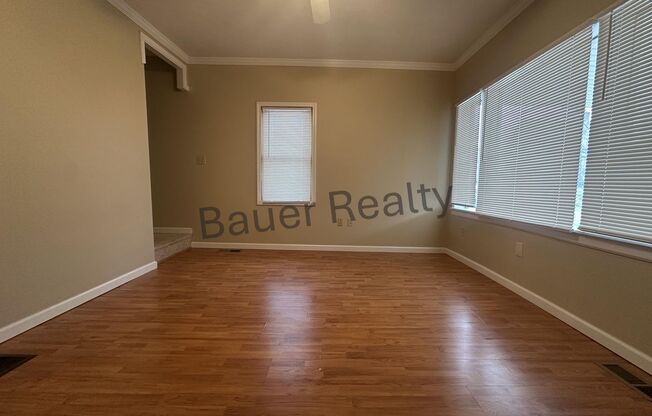 2 beds, 1 bath, 780 sqft, $725, Unit 221