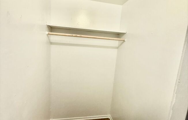 1 bed, 1 bath, $795, Unit 13