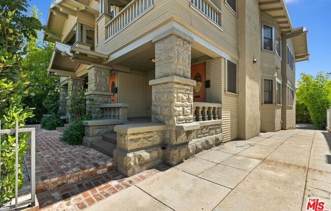 1140 LEMOYNE ST