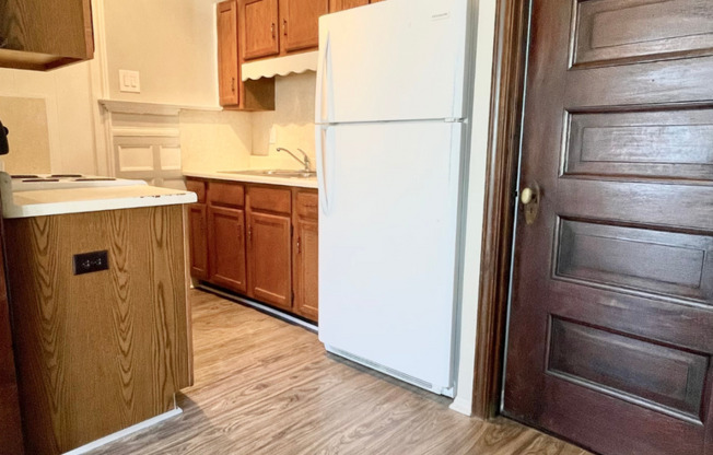 1 bed, 1 bath, 782 sqft, $675, Unit 216 Park Ave