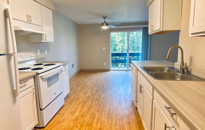 2 beds, 2 baths, 1,070 sqft, $1,625, Unit 16-201