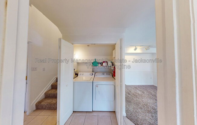 1 bed, 1 bath, 1,012 sqft, $1,350, Unit 536