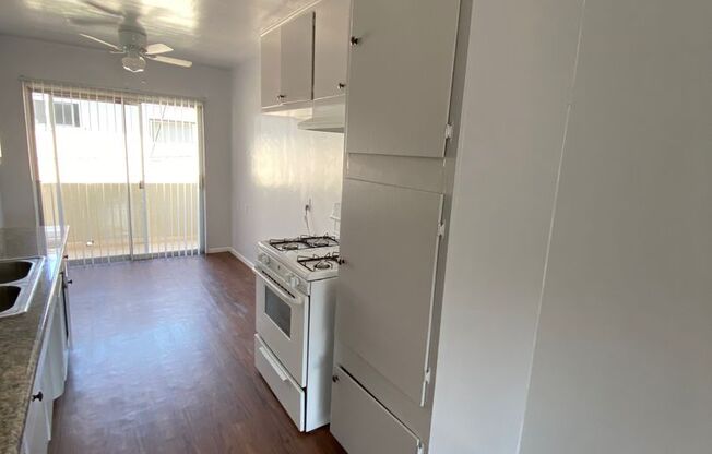 2 beds, 2 baths, 950 sqft, $2,375, Unit F