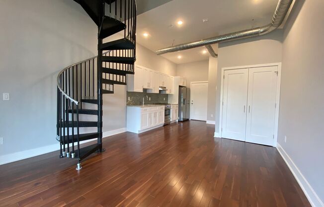 1 bed, 1.5 baths, $1,750, Unit Apt 31