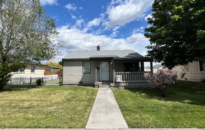 2 Bed 1 Bath Home w/ Huge Shop For Rent!!!