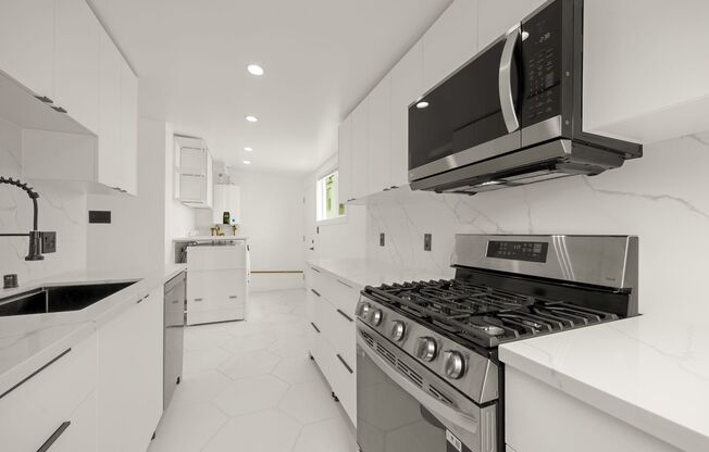 1386-1388 47th Avenue (1355r)