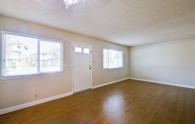 2 beds, 1 bath, $2,950, Unit UNIT 1