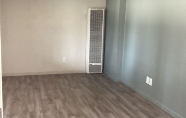 1 bed, 1 bath, $2,095, Unit 553.5