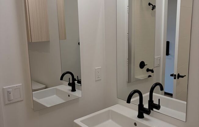 Studio, 1 bath, 440 sqft, $2,295, Unit 807