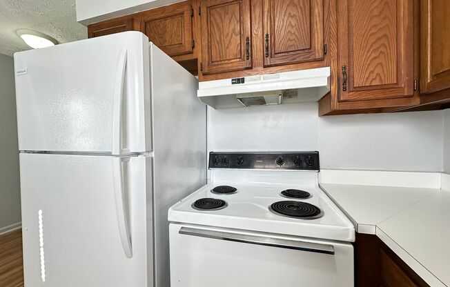 2 beds, 1.5 baths, $900, Unit 5