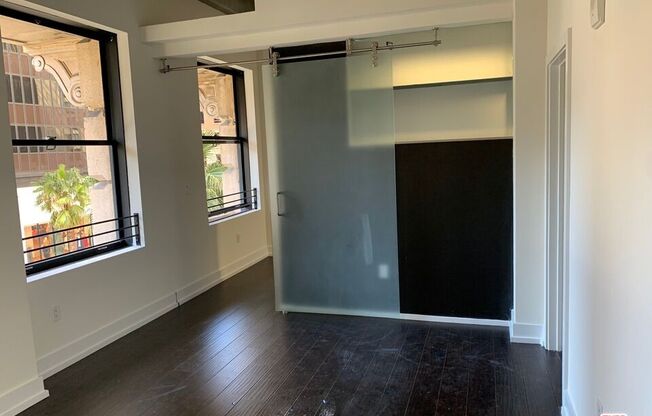 1 bed, 1 bath, 1,036 sqft, $3,149, Unit 512