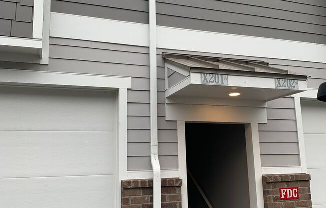 1 bed, 1 bath, 675 sqft, $1,160, Unit X201