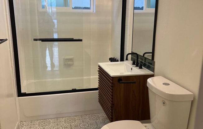 Studio, 1 bath, 290 sqft, $1,830