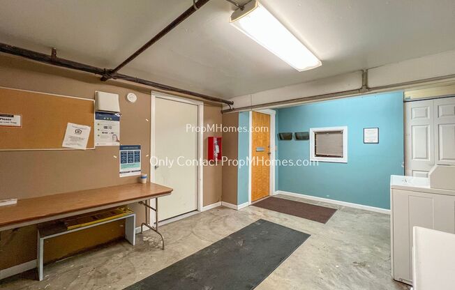 2 beds, 1 bath, $1,599, Unit 8820 N Ivanhoe Street Unit 17