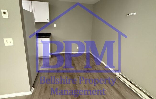 Budget-Friendly 2 Bed, 1 Bath Apartment – Harding Pl, Nashville
