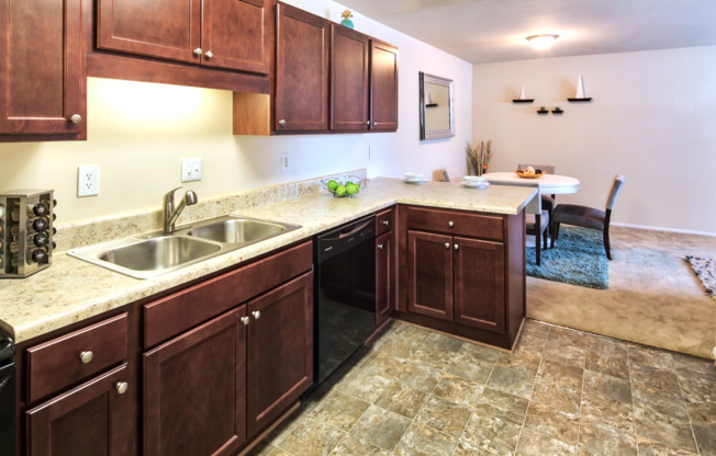 2 beds, 1 bath, 800 sqft, $1,599, Unit 800-21-102E