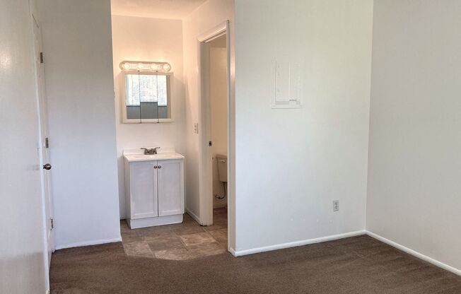 1 bed, 1 bath, 500 sqft, $1,099, Unit 21