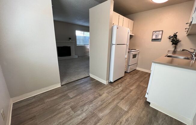 2 beds, 1 bath, $1,595