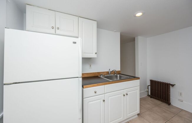 1 bed, 1 bath, 587 sqft, $1,200, Unit #1