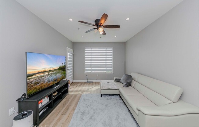 2 beds, 2 baths, 1,042 sqft, $3,600