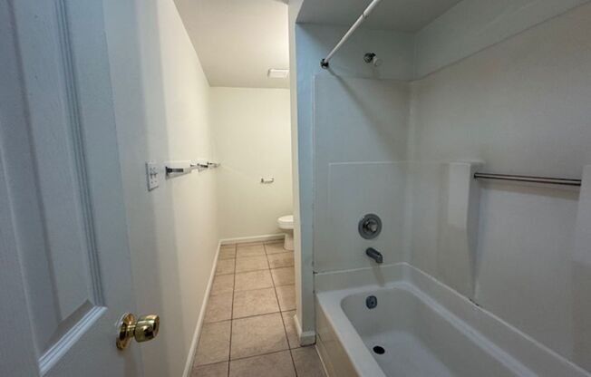 3 beds, 1 bath, 810 sqft, $1,590, Unit 732 S. Millvale Ave. #A1