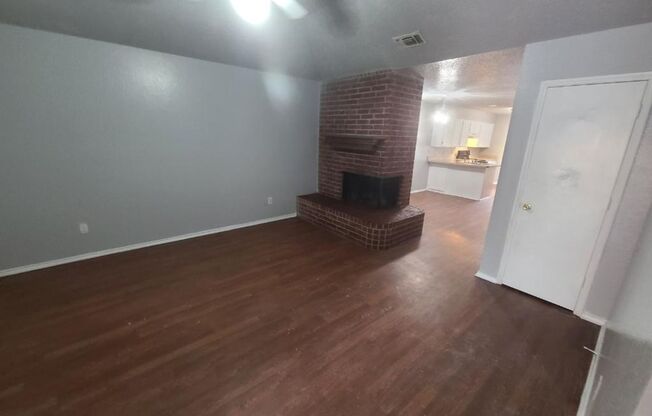 3 beds, 2 baths, $1,695