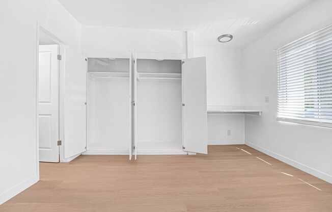 10900-10902 Santa Monica Blvd, prime Westwood!